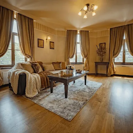 Joy - Luxurious In With Hot Tub & Views * Temesvár
