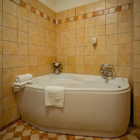 Joy - Luxurious In With Hot Tub & Views Apartman