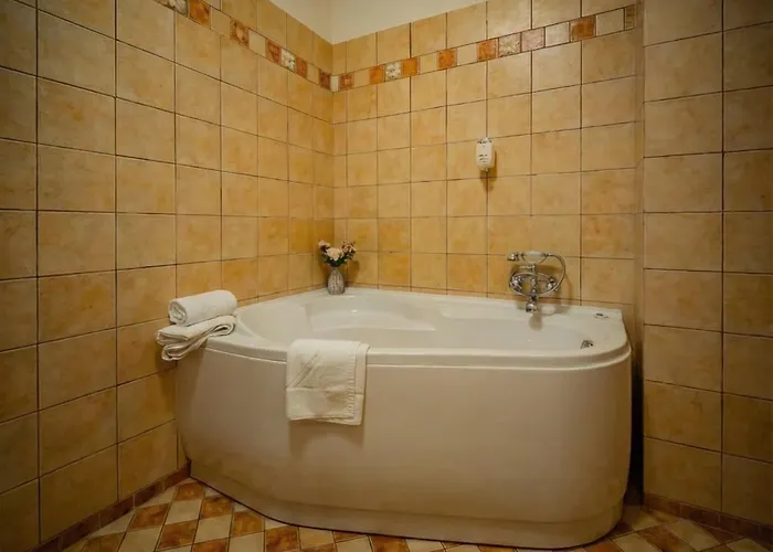 Joy - Luxurious In With Hot Tub & Views Apartament